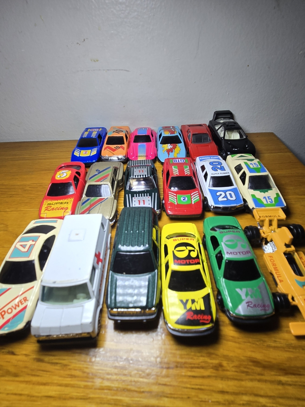 Diecats 1980 Lot Of 18, Kids Toy Race Car Set - Multicolor